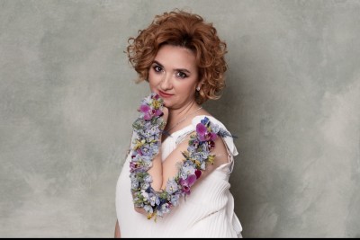 Atlasul cu Petale by Mihaela Furtuna - Flori Bucuresti