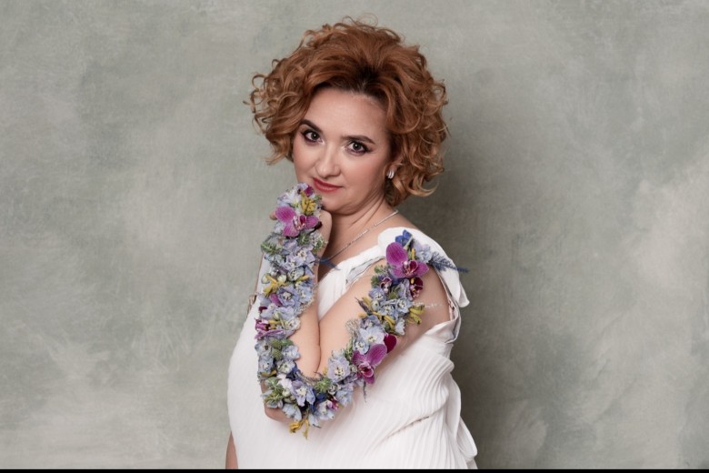 Atlasul cu Petale by Mihaela Furtuna