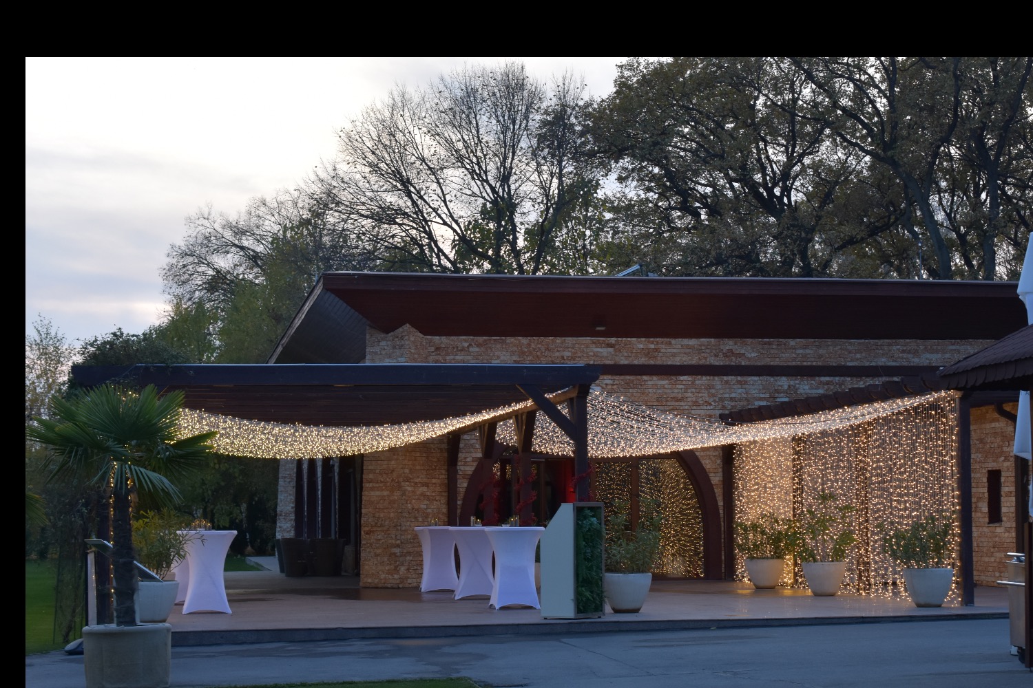 PHOENIX CERNICA locatii bucuresti