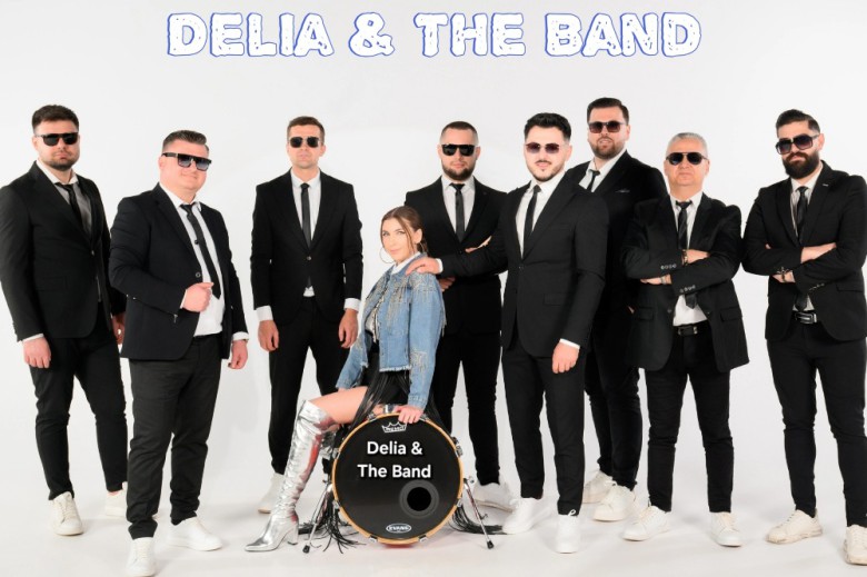 Delia & The Band