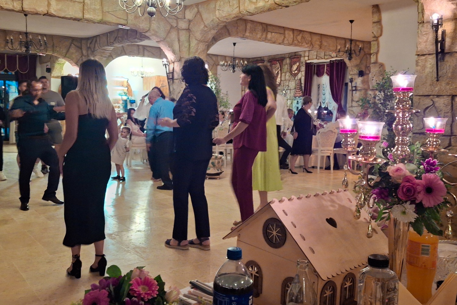 Salon Regal Dracula in Arges , pe Transfagarasan locatii arges