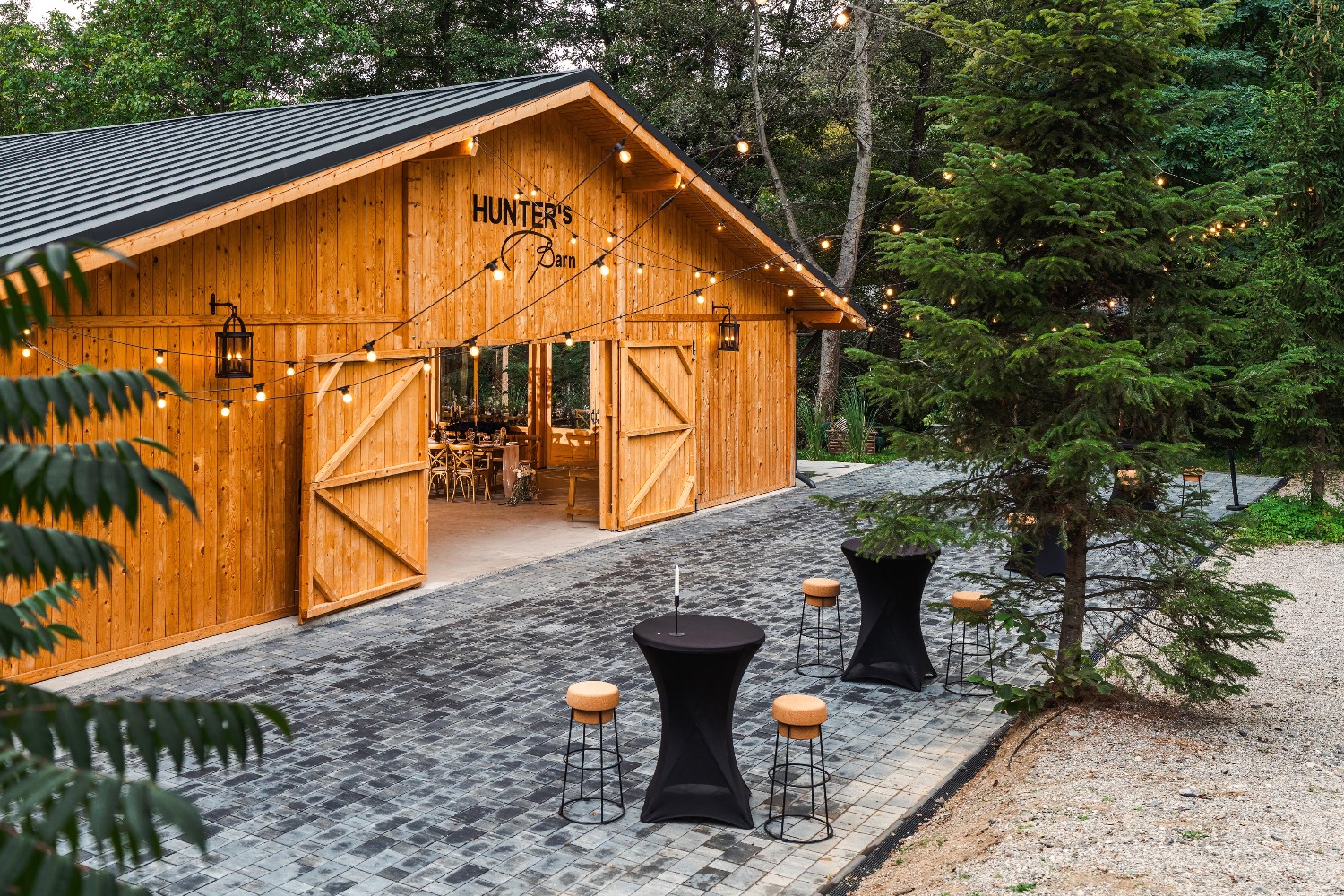 Hunter's Barn locatii bucuresti