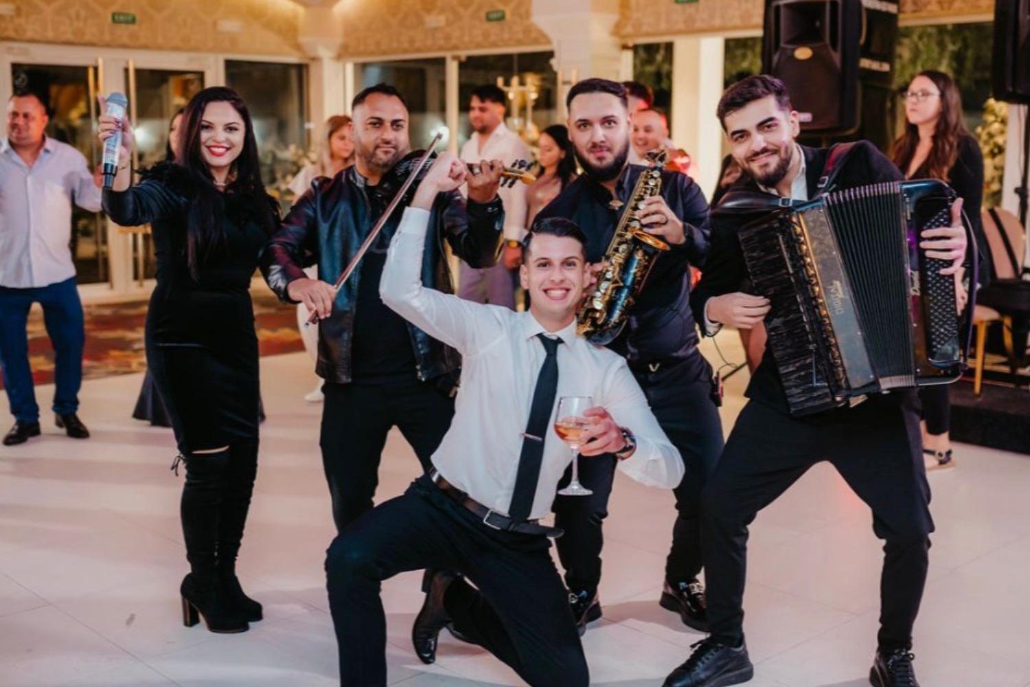 Georgiana de la Slatina si Orchestra Olt Music muzica olt