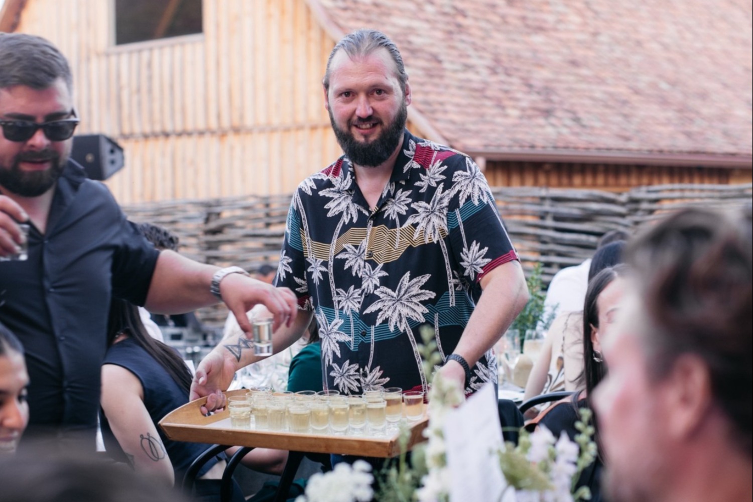 Chimen & Tarhon – Barul mobil care transformă evenimentele în experiențe catering-bauturi bucuresti