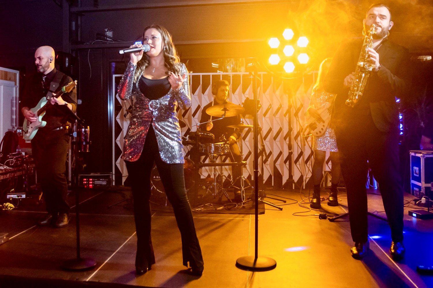 MADALINA COCA & BAND muzica bucuresti