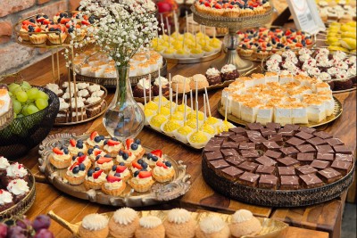 Candylicious Bar - Tort și prăjituri Cluj