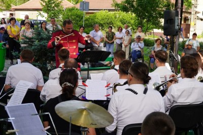 Dee Róbert-Lőrinc PFA - Muzică Bihor
