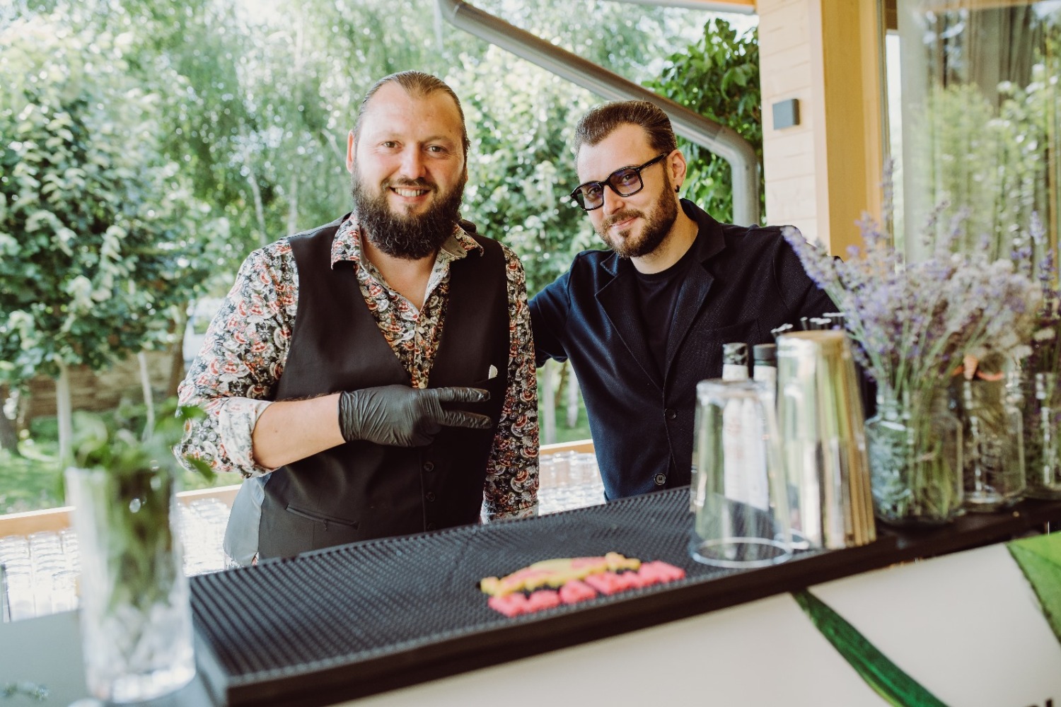 Chimen & Tarhon – Barul mobil care transformă evenimentele în experiențe catering-bauturi bucuresti