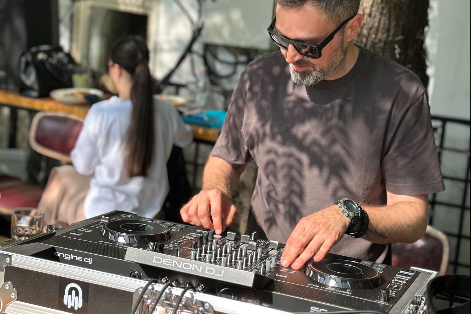 Daniela & DJ Nhomad muzica bucuresti