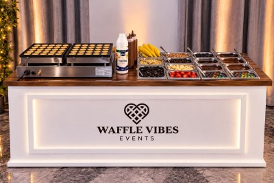 Waffle Vibes Events - Mini pancakes servite live la evenimentul tău - Experiențe unice Cluj
